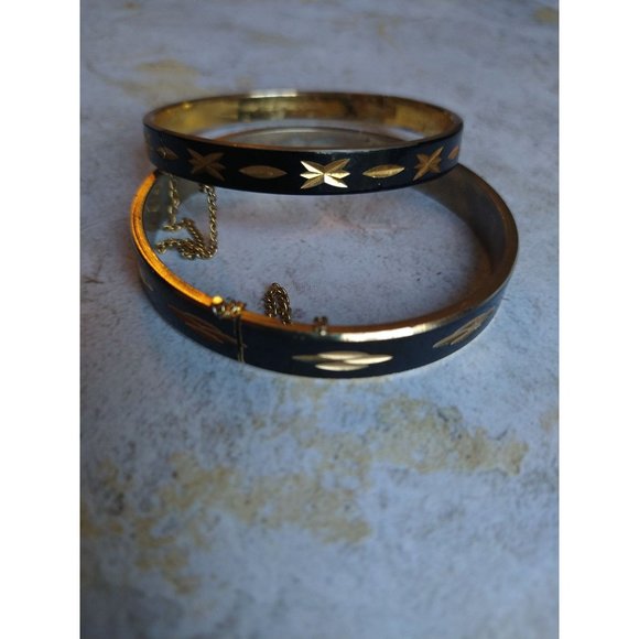Vintage Black and Gold Set of 2 Bangle Bracelets Estate Jewelry - Picture 5 of 10